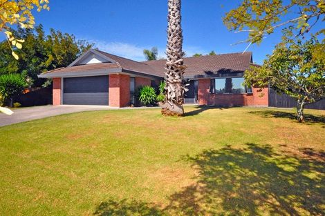 Photo of property in 6 Lothian Brae, Wattle Downs, Auckland, 2103