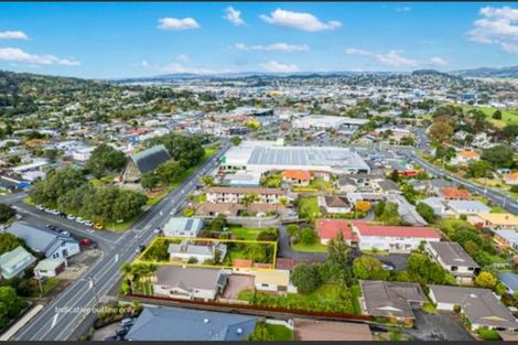 Photo of property in 39 Kamo Road, Regent, Whangarei, 0112