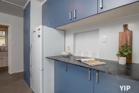 Photo of property in 48 Kenmore Street, Newlands, Wellington, 6037