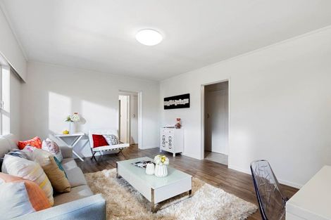 Photo of property in 2/28 Gordon Avenue, Milford, Auckland, 0620