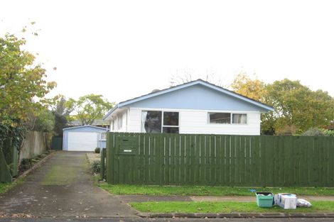 Photo of property in 33 Darren Crescent, Half Moon Bay, Auckland, 2012