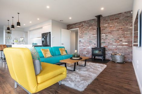 Photo of property in 33 Hogan Road, Cambridge, 3493