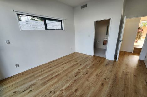 Photo of property in 27 Deep Creek Road, Waiake, Auckland, 0630