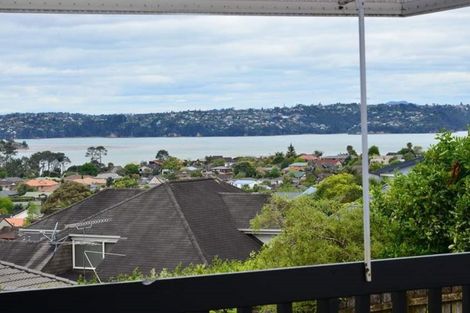 Photo of property in 82 Luckens Road, West Harbour, Auckland, 0618