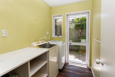 Photo of property in 2/138 Memorial Avenue, Burnside, Christchurch, 8053