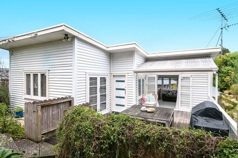 Photo of property in 30 Hythe Terrace, Mairangi Bay, Auckland, 0630
