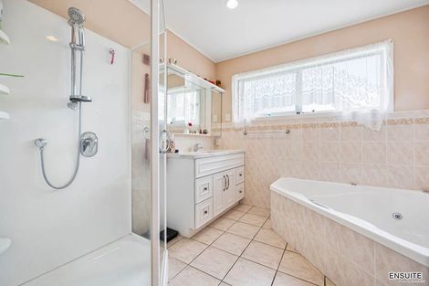 Photo of property in 16 Kurnell Drive, Botany Downs, Auckland, 2010