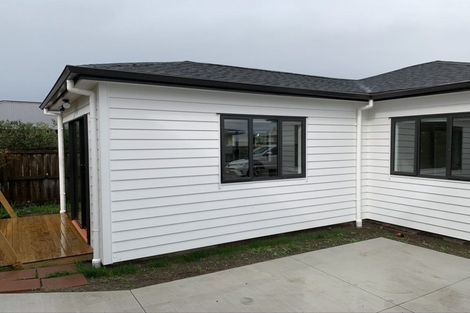 Photo of property in 5a Tawa Road, Te Atatu Peninsula, Auckland, 0610