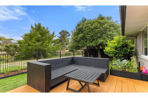 Photo of property in 2/5 Esher Place, Saint Martins, Christchurch, 8022