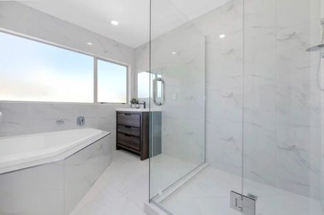 Photo of property in 28 Santa Ana Drive, Dannemora, Auckland, 2016