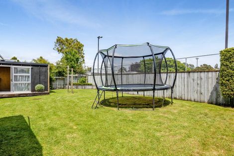 Photo of property in 9 Omata Road, Westown, New Plymouth, 4310