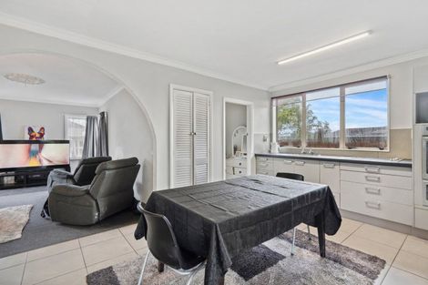 Photo of property in 106a Mako Mako Road, Levin, 5510