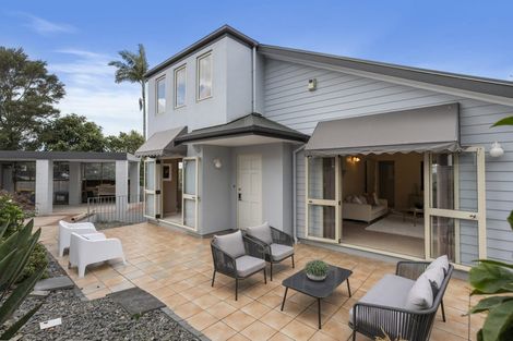 Photo of property in 2/20 Compton Street, Hillcrest, Auckland, 0627