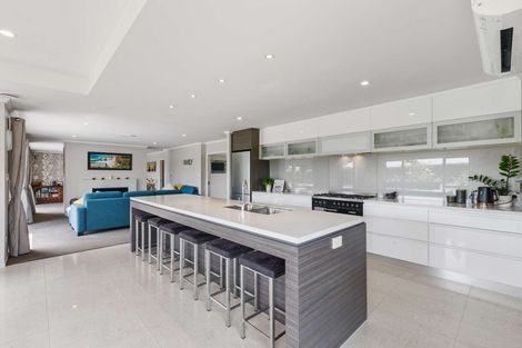 Photo of property in 17 Millbrook Drive, Waiuku, 2683