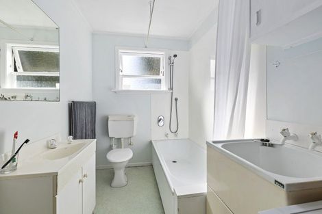 Photo of property in 5 Cluny Avenue, Kelburn, Wellington, 6012