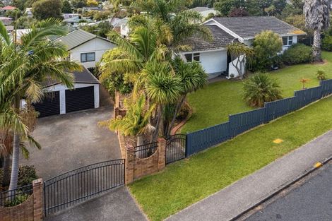 Photo of property in 14 Roick Parade, Glen Eden, Auckland, 0602