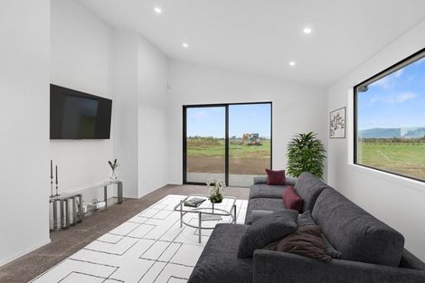 Photo of property in 3 Nicholson Road, Clareville, Carterton, 5791