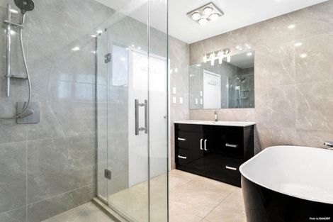 Photo of property in 12 Suzetta Place, Sunnyhills, Auckland, 2010