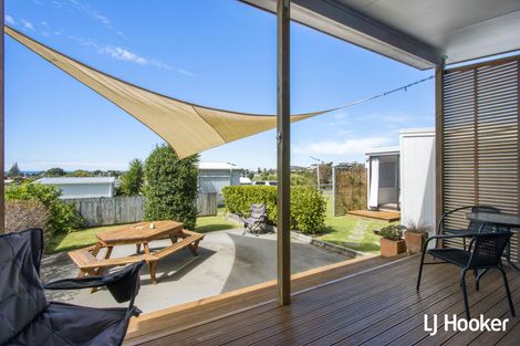 Photo of property in 8 Tohora View, Waihi Beach, 3611