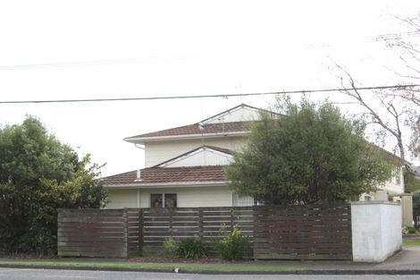Photo of property in 4/185-189 Naenae Road, Naenae, Lower Hutt, 5011
