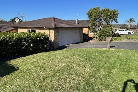 Photo of property in 35 Chesterfield Way, Orewa, 0931