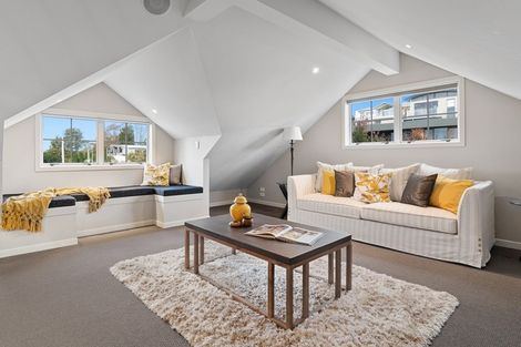 Photo of property in 24 Seaview Road, Otumoetai, Tauranga, 3110