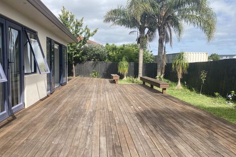 Photo of property in 445 Old Te Atatu Road, Te Atatu Peninsula, Auckland, 0610