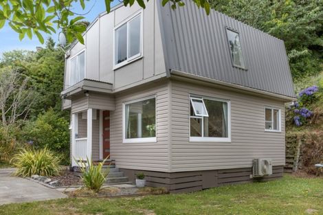 Photo of property in 34 Lyndhurst Road, Tawa, Wellington, 5028