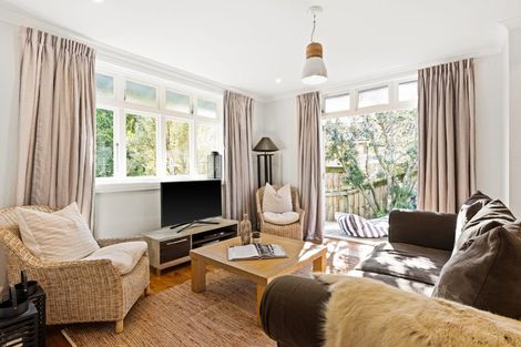 Photo of property in 101 Milton Road, Bluff Hill, Napier, 4110