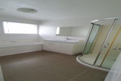 Photo of property in 13 Vina Place, Massey, Auckland, 0614