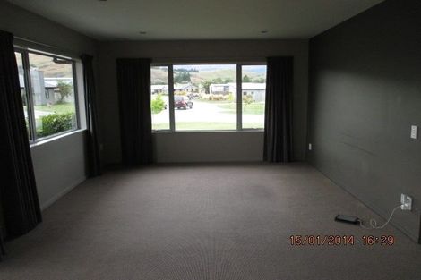 Photo of property in 2 Mystery Grove, Lake Hayes, Queenstown, 9304