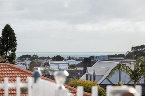 Photo of property in 8 Lismore Street, Strandon, New Plymouth, 4312