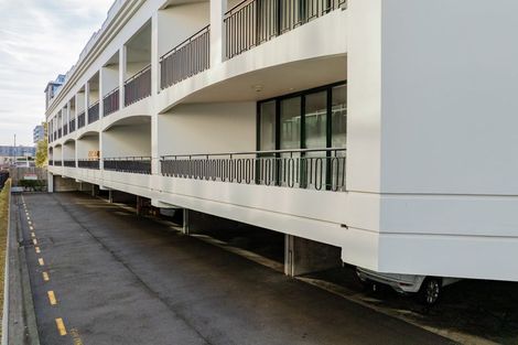 Photo of property in Regent Courts, 2/75 Gloucester Street, Christchurch Central, Christchurch, 8013