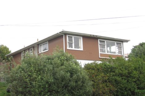 Photo of property in 82 Glanmire Road, Newlands, Wellington, 6037