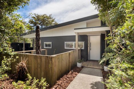 Photo of property in 32 Mount Marua Way, Timberlea, Upper Hutt, 5018