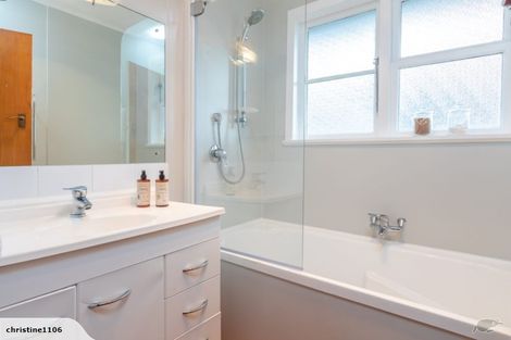 Photo of property in 51 Aorangi Road, Paraparaumu, 5032