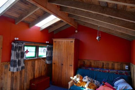 Photo of property in 68 Waverley Street, Karamea, 7893