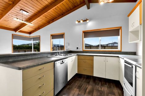 Photo of property in 17 Villa Place, Bell Block, New Plymouth, 4312