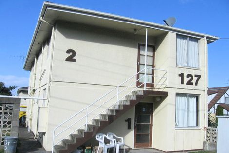 Photo of property in 125 Queens Drive, Lyall Bay, Wellington, 6022