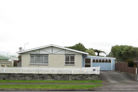 Photo of property in 17 Trimble Place, Bell Block, New Plymouth, 4312
