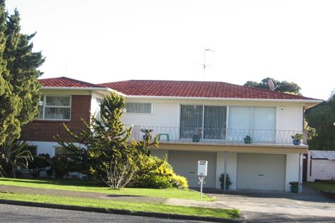 Photo of property in 77 Lawrence Crescent, Hillpark, Auckland, 2102