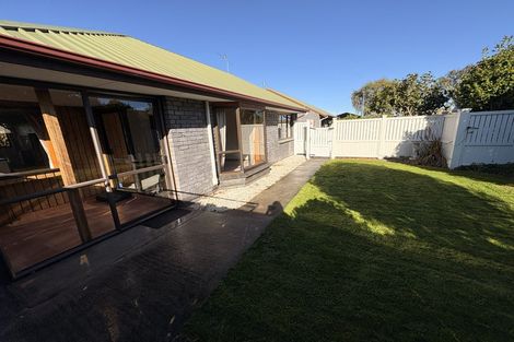 Photo of property in 2/38 Chipping Lane, Redwood, Christchurch, 8051