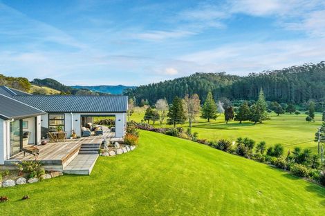 Photo of property in 19 Titoki Lane, Whangamata, 3691