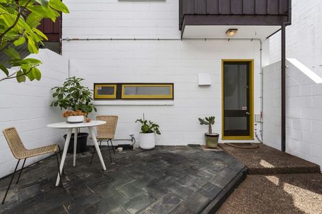 Photo of property in 4/14 Fowlds Avenue, Sandringham, Auckland, 1025