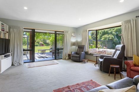 Photo of property in 18 Cedar Place, Amberley, 7410