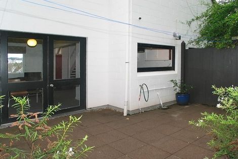 Photo of property in 18/10 Pitarua Street, Thorndon, Wellington, 6011