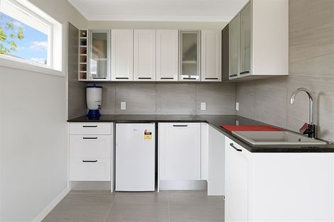 Photo of property in 42 Tiroroa Avenue, Te Atatu South, Auckland, 0610