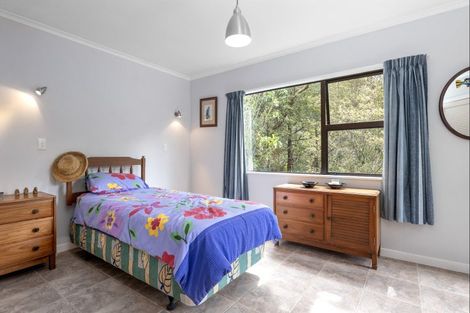 Photo of property in 2 Te Kawau Pass, Greenhithe, Auckland, 0632