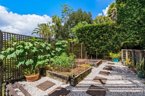 Photo of property in 23a Aberdeen Road, Castor Bay, Auckland, 0620