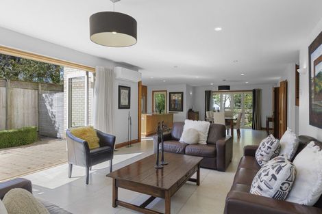 Photo of property in 32 Wai-iti Terrace, Burnside, Christchurch, 8052